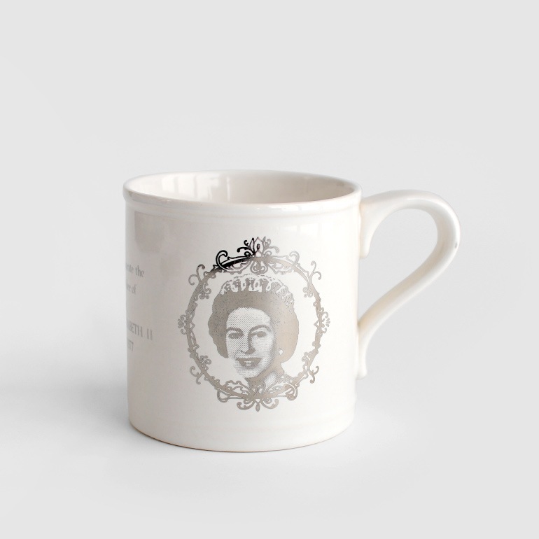 VINTAGE｜Queen Elizabeth SilverJubilee MUG【WHITE】