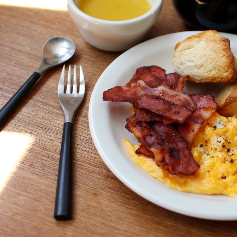 柳宗理 ヤナギ ソウリ｜黒柄カトラリー サラダフォーク