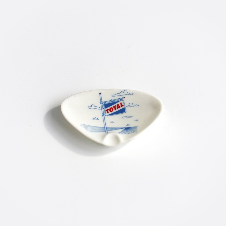 VINTAGE｜フランスのアッシュトレイ TOTAL