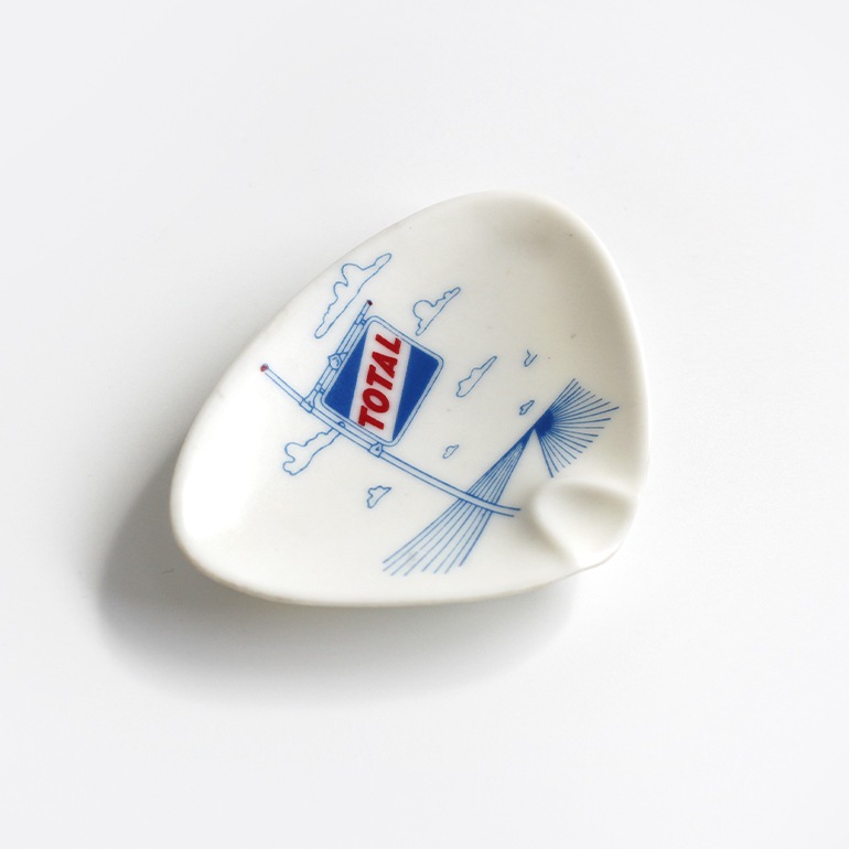 VINTAGE｜フランスのアッシュトレイ TOTAL