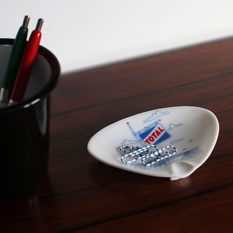 VINTAGE｜フランスのアッシュトレイ TOTAL