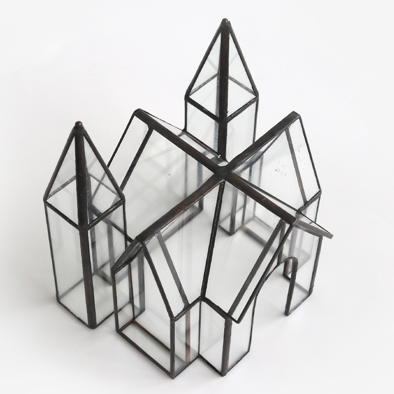 PUEBCO プエブコ｜STAINED GLASS GOTHIC HOUSE