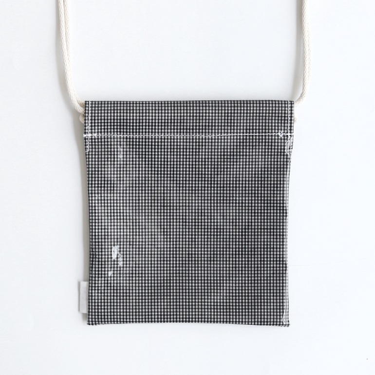 TEMBEA テンベア｜巾着 POCHETTE (PVC)　GINGHAM SMALL BLACK