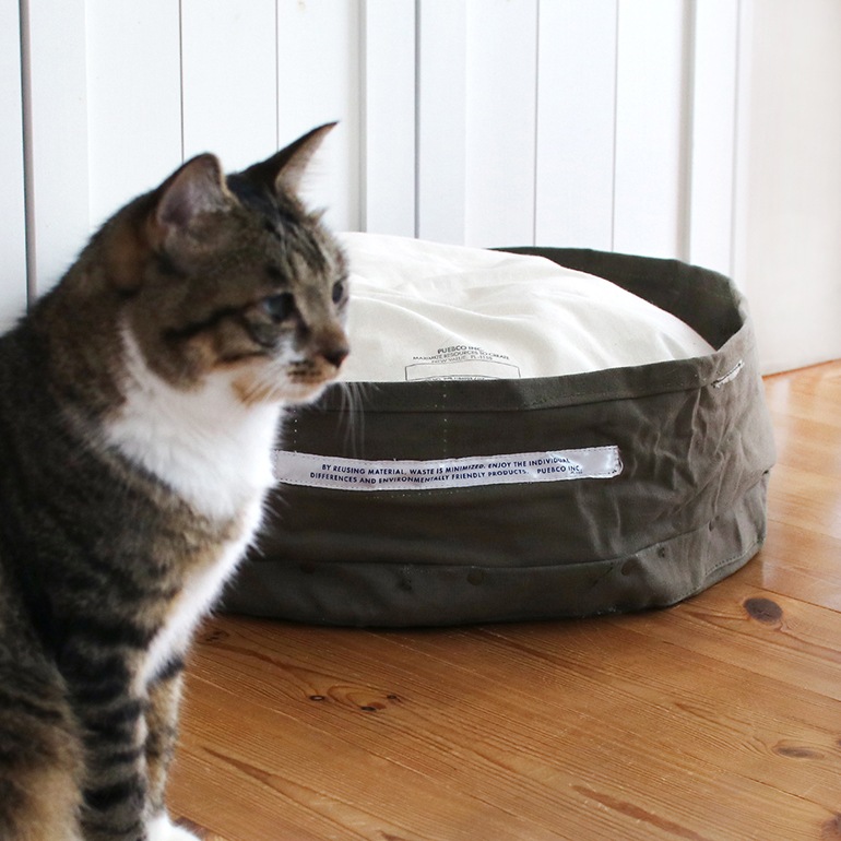 PUEBCO プエブコ｜VINTAGE MATERIAL PET BED W/CUSHION / Small ペットベッド