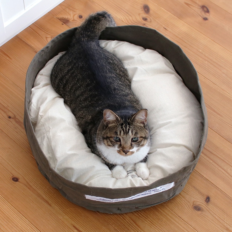 PUEBCO プエブコ｜VINTAGE MATERIAL PET BED W/CUSHION / Small ペットベッド