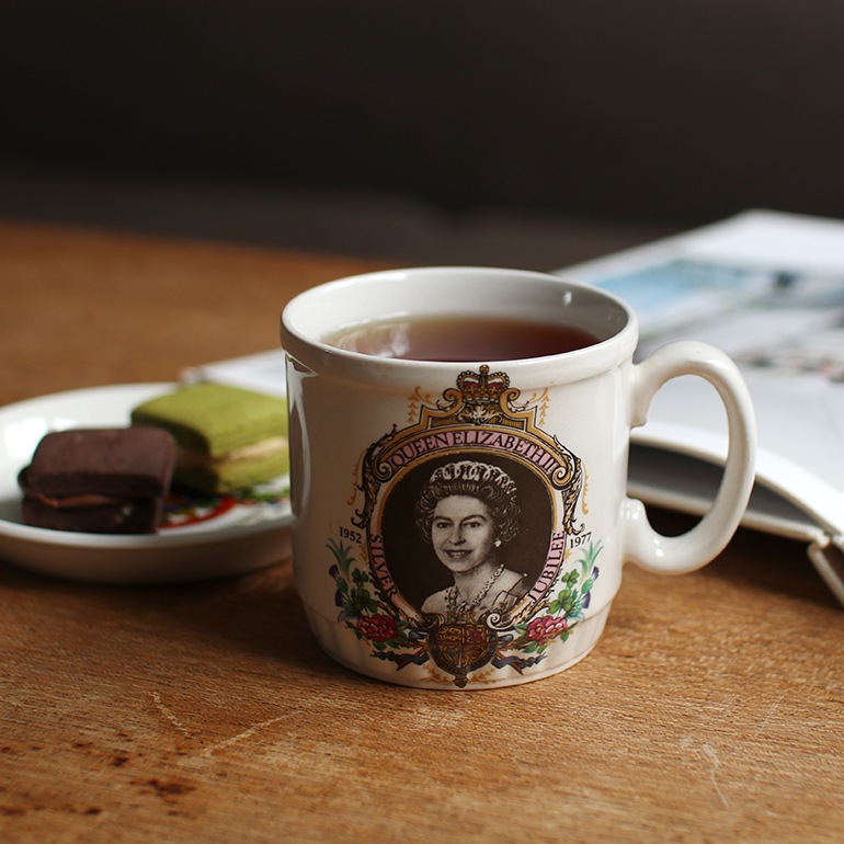 VINTAGE｜Queen Elizabeth SilverJubilee MUG