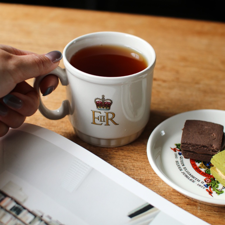 VINTAGE｜Queen Elizabeth SilverJubilee MUG