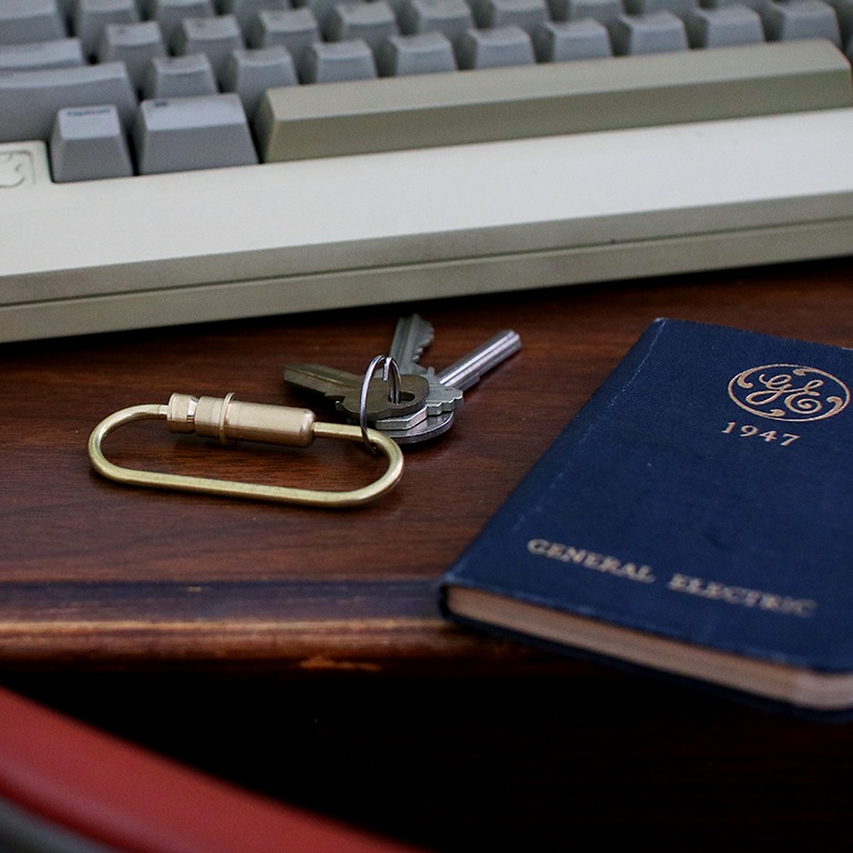 CANDY DESIGN&WORKS　キャンディデザイン＆ワークス｜Bullet Carabiner(バレット カラビナ)