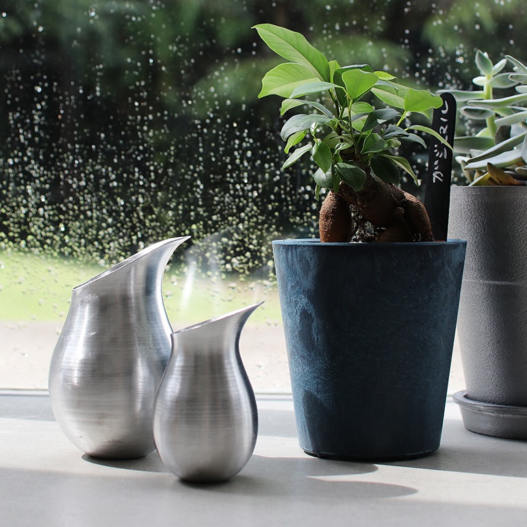 水やりにちょうど良いアルミの水差し【S】