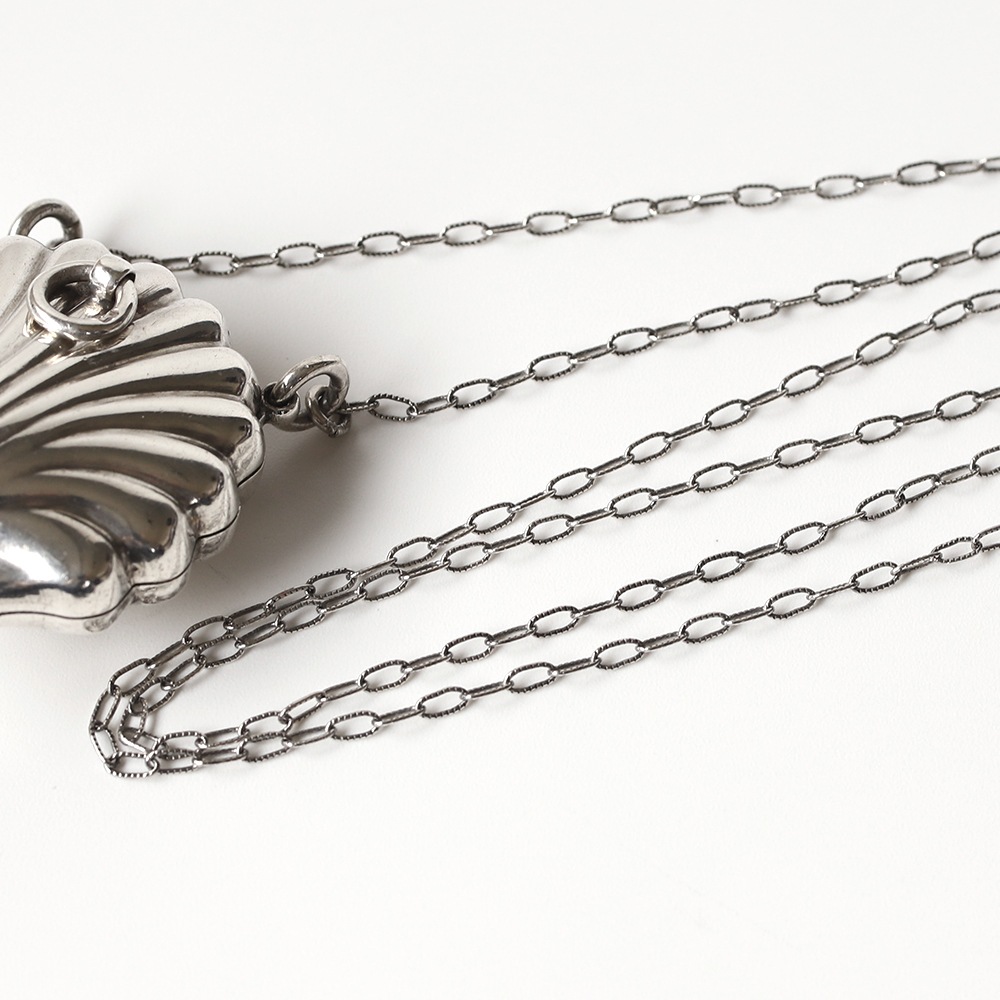 【1881】Chatelaine Silver Shell Purse
