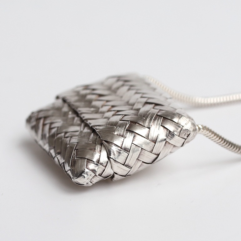 【VINATGE】TIFFANY&Co. Small Basket Necklace