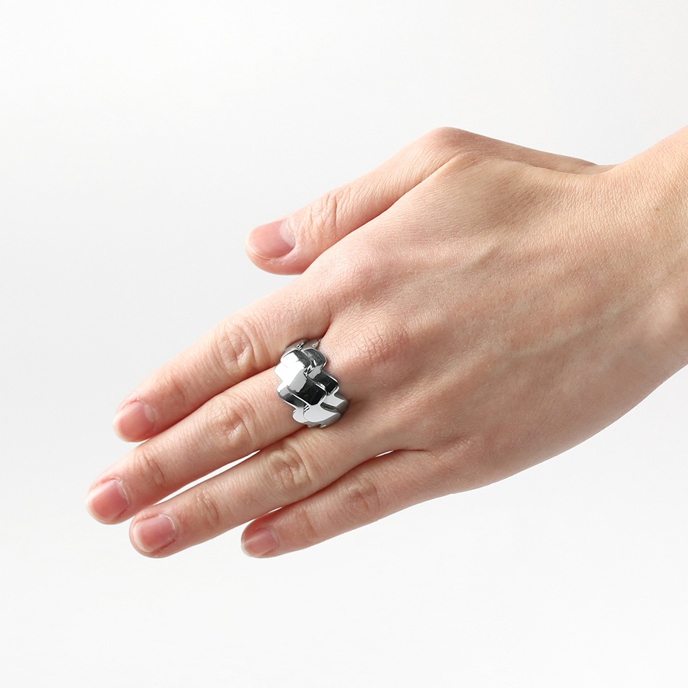 【OLD】Van Cleef & Arpels 18k White Gold Wave Ring