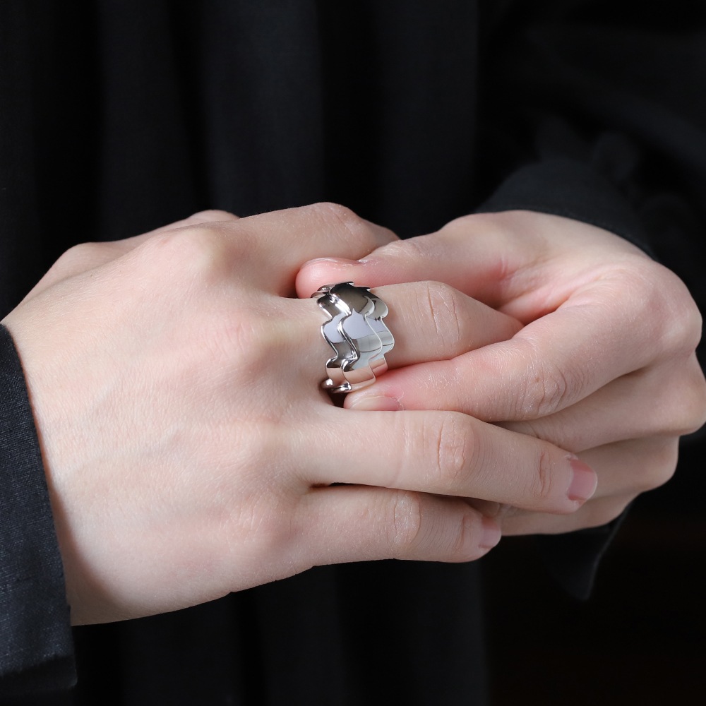 【OLD】Van Cleef & Arpels 18k White Gold Wave Ring