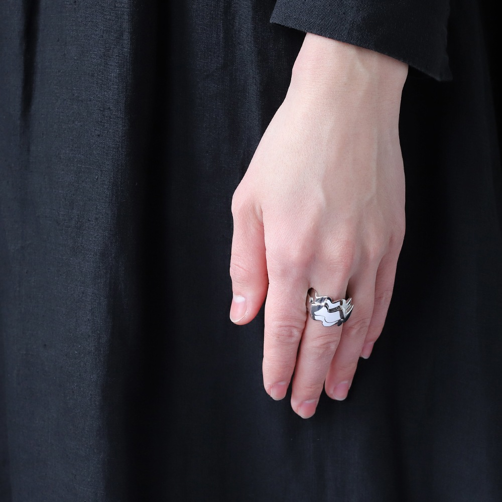 【OLD】Van Cleef & Arpels 18k White Gold Wave Ring