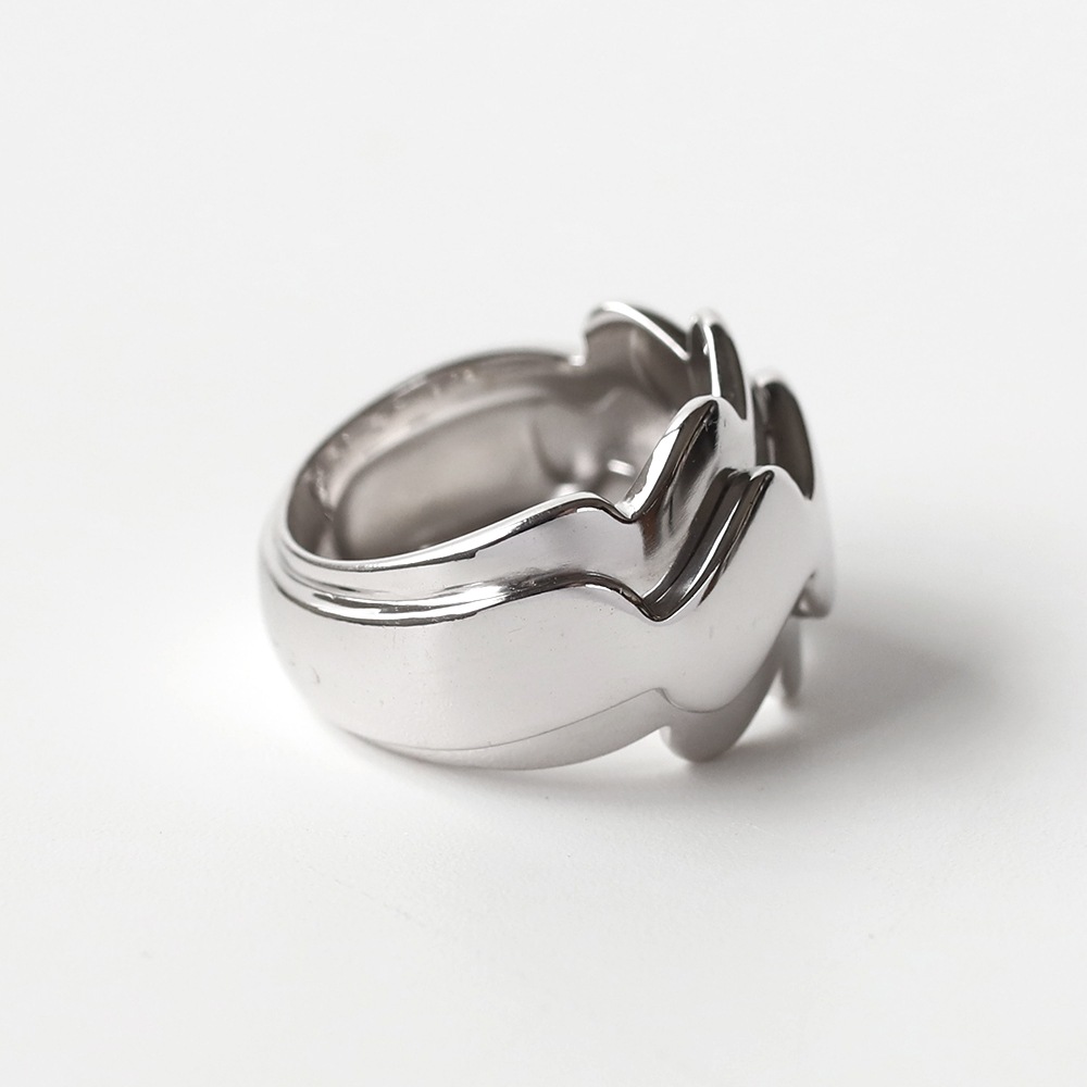 【OLD】Van Cleef & Arpels 18k White Gold Wave Ring