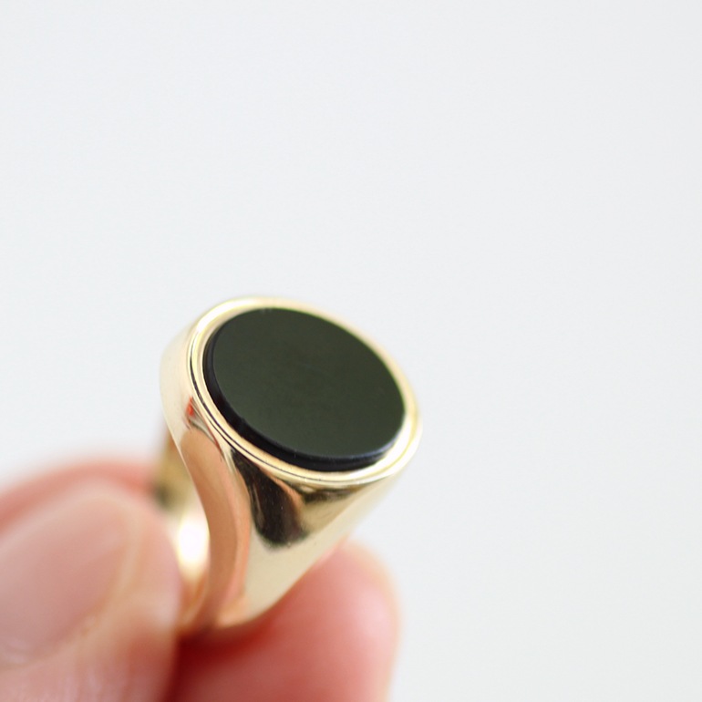 【1970s】9K GOLD ONYX SIGNET RING