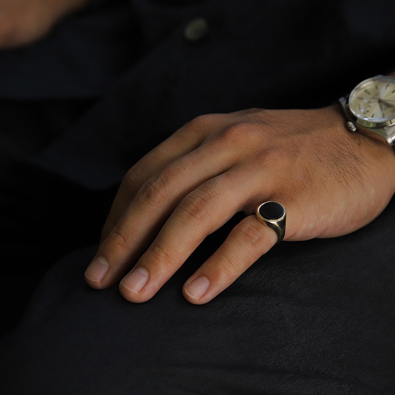 【1970s】9K GOLD ONYX SIGNET RING