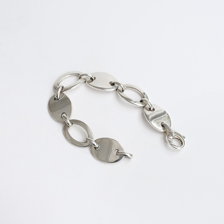 【Tiffany & Co】Oval Link ブレスレット VINTAGE】TIFFANY&Co. Oval Link Bracelet | NEW IN | MATILDE