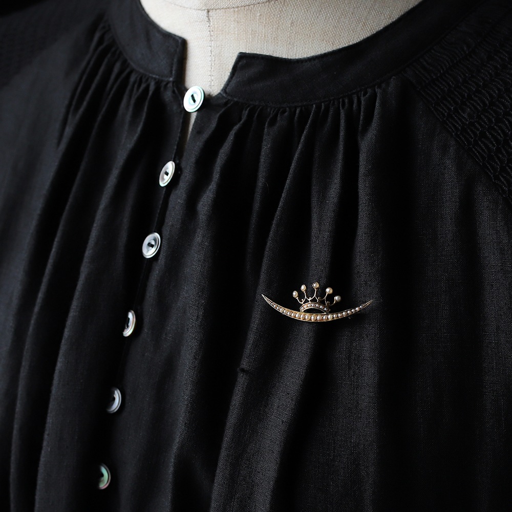 【ANTIQUE】France 14k Gold Crescent Moon Brooch