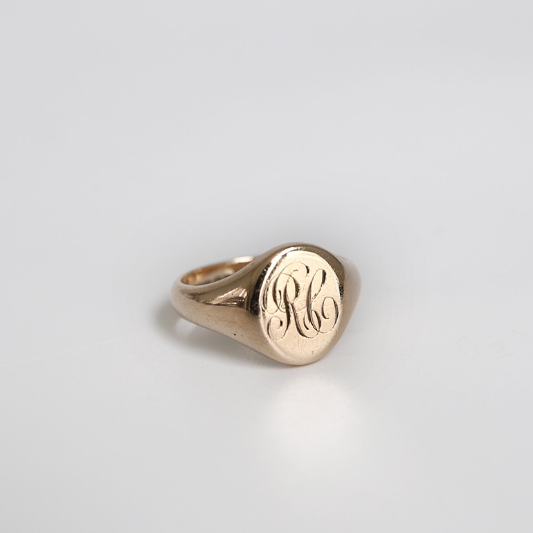 【1868】VICTORIAN 9K GOLD SIGNET RING