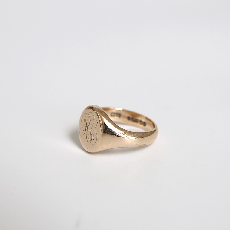 【1868】VICTORIAN 9K GOLD SIGNET RING