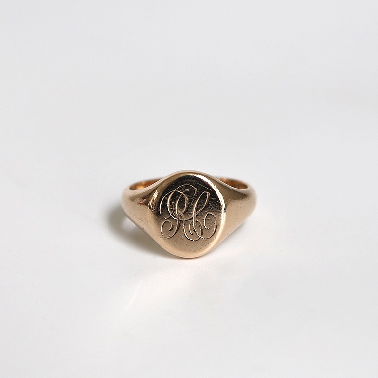 【1868】VICTORIAN 9K GOLD SIGNET RING
