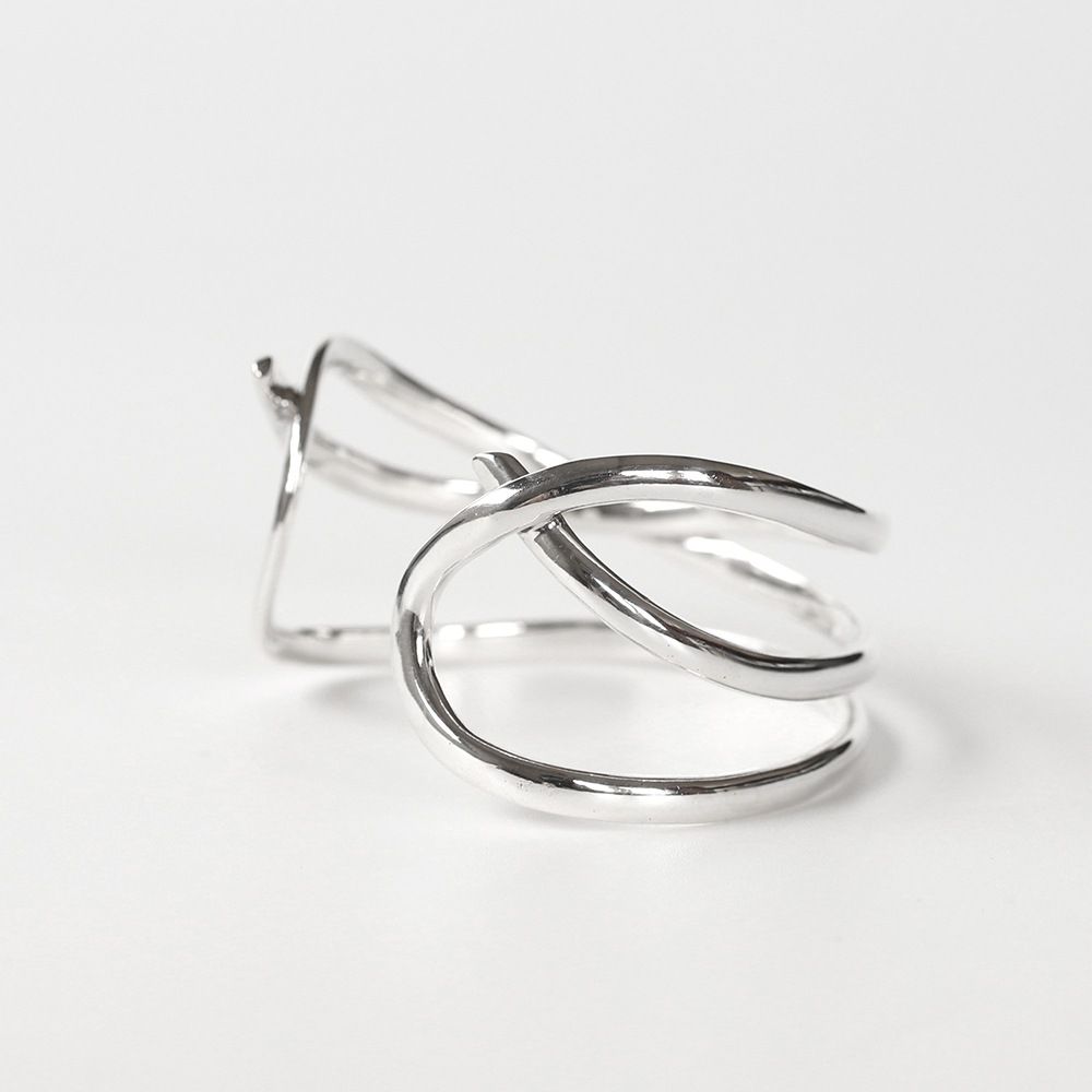 1980s】TIFFANY&Co. Angela Cummings Crossover Cuff | VINTAGE | MATILDE