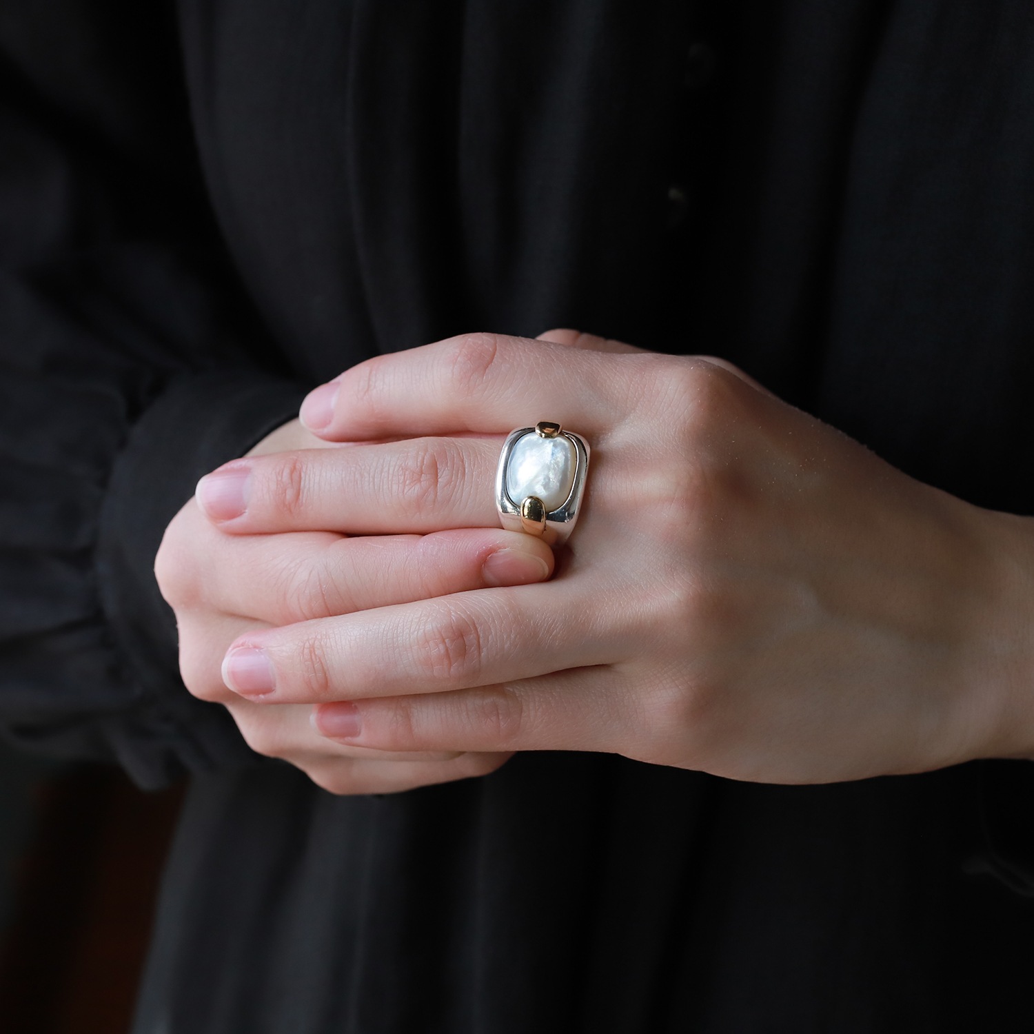 【1980s】HERMES Mother of Pearl Ring
