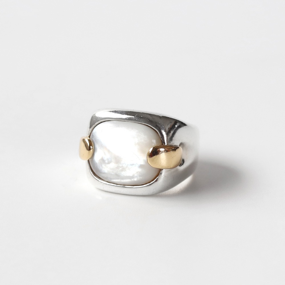 【1980s】HERMES Mother of Pearl Ring