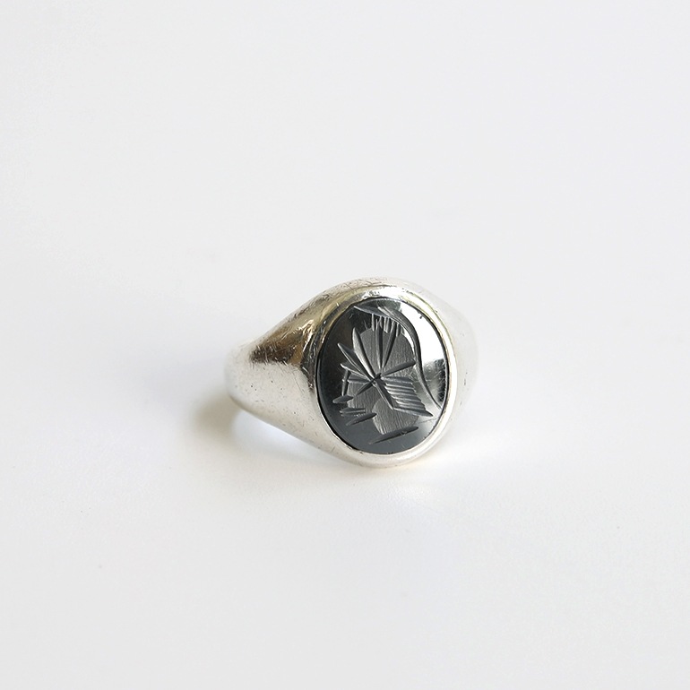 【1984】UK SILVER HEMATITE SIGNETRING