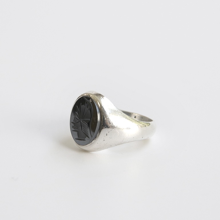 【1984】UK SILVER HEMATITE SIGNETRING
