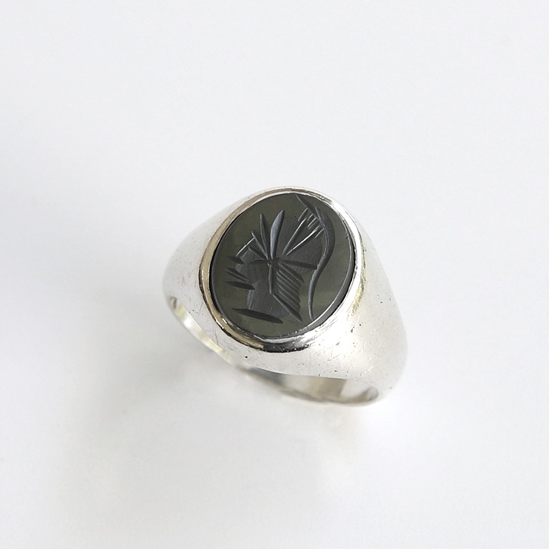 【1984】UK SILVER HEMATITE SIGNETRING