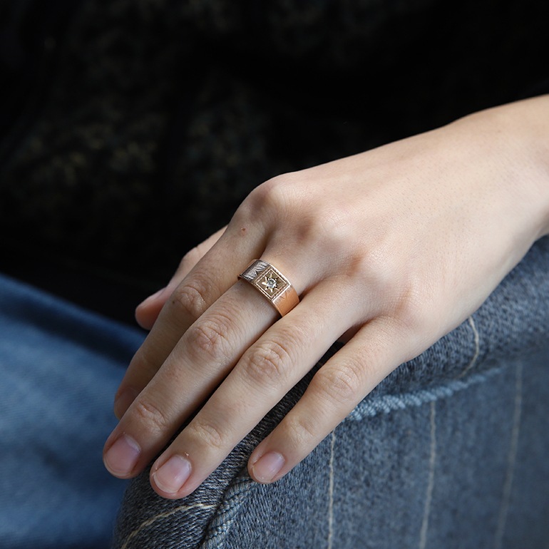 【1933】9k Gold Diamond Signet Ring