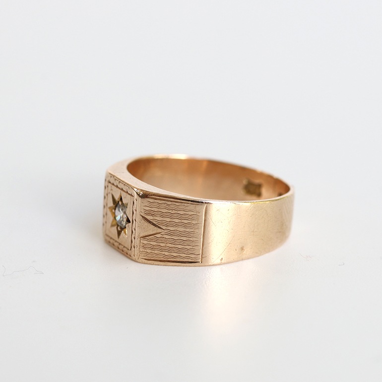 【1933】9k Gold Diamond Signet Ring