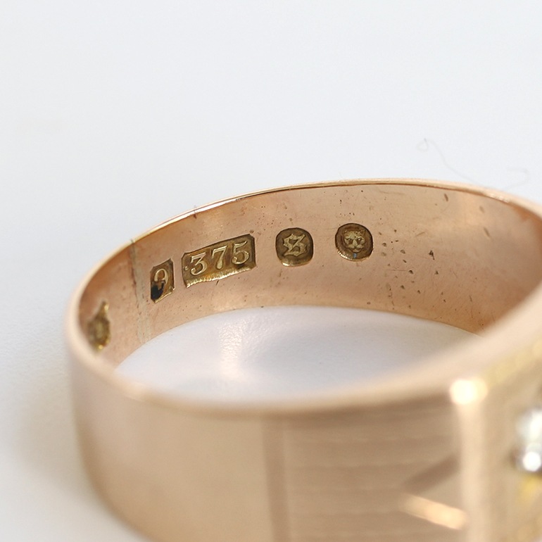 【1933】9k Gold Diamond Signet Ring
