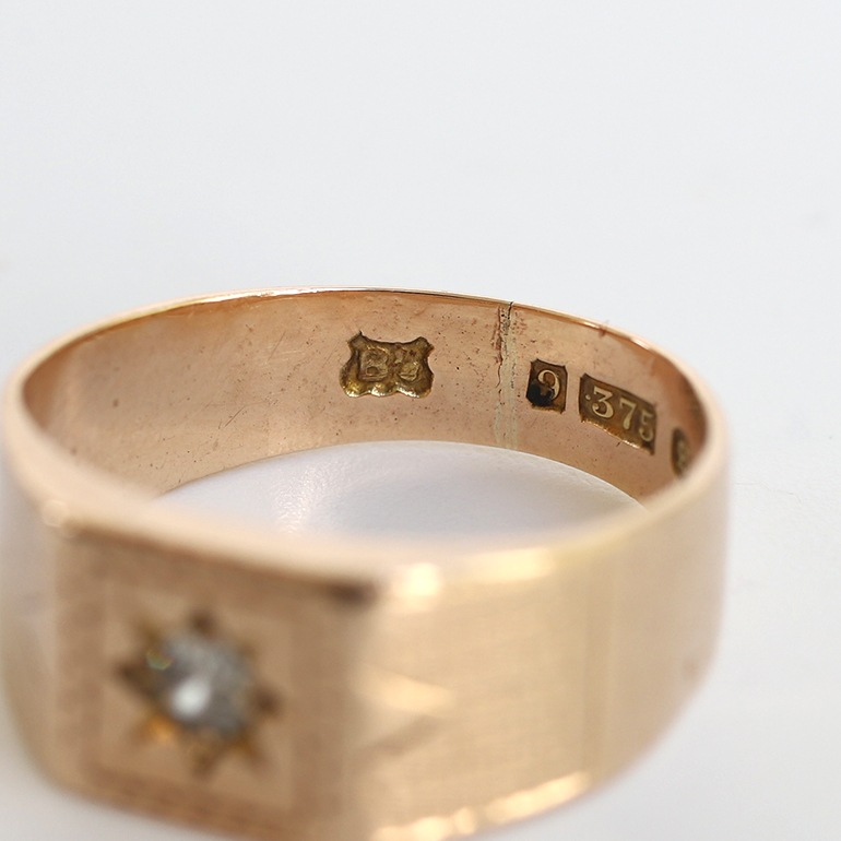 【1933】9k Gold Diamond Signet Ring