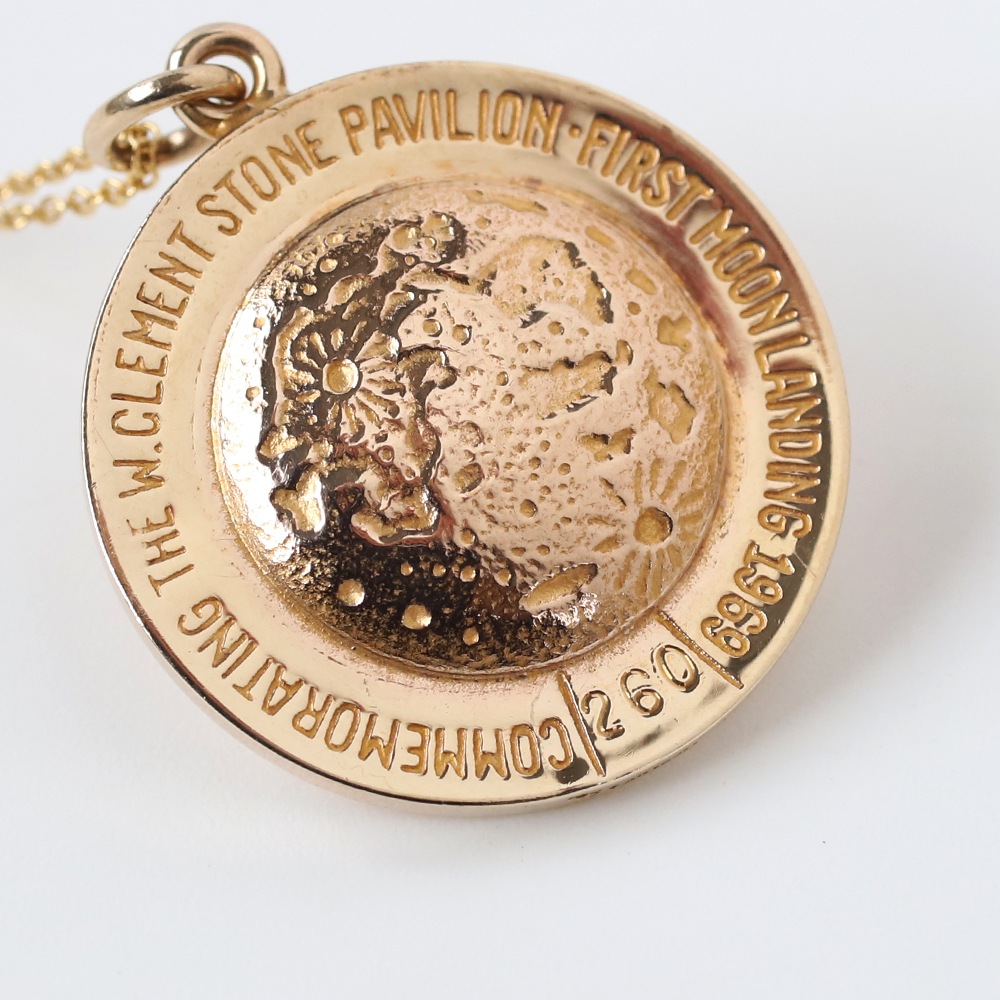【1969】TIFFANY&Co. 14k Gold First Moon Landing Pendant Necklace 
