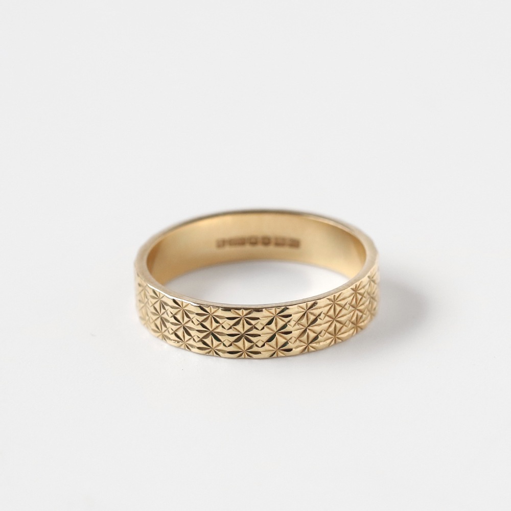 【1977】Sheffield 9k Gold Carved Band Ring