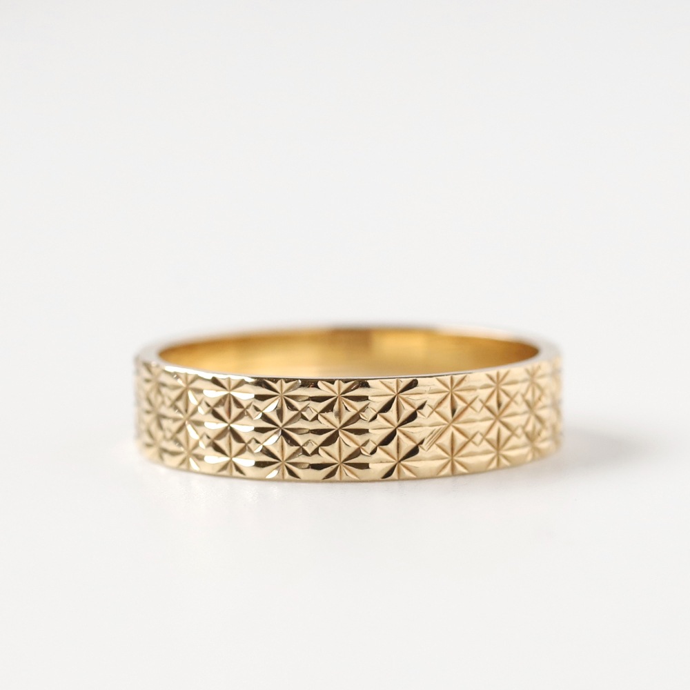 【1977】Sheffield 9k Gold Carved Band Ring