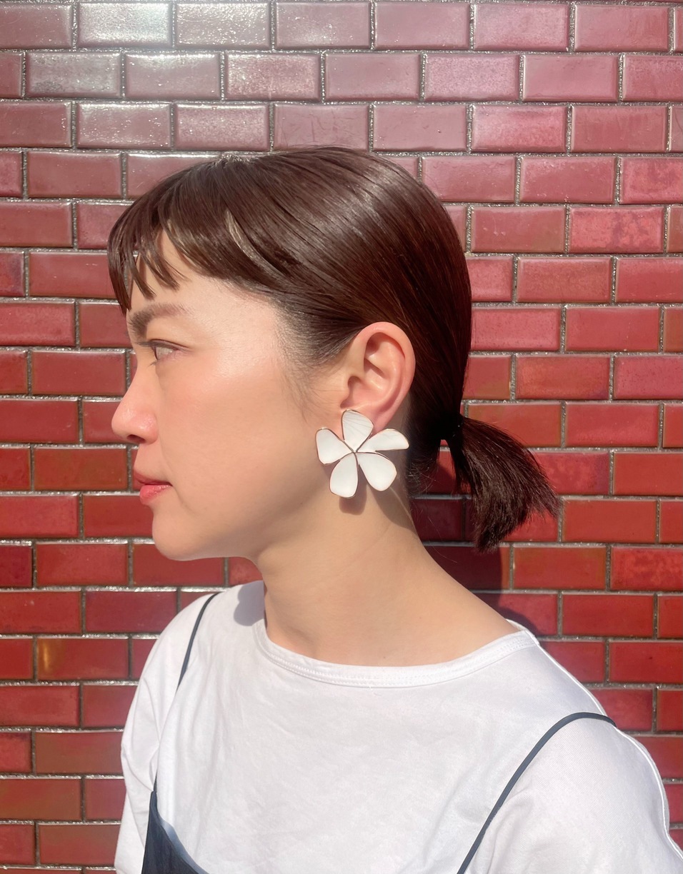 emma accesory white flower イヤリングホワイトフラワー