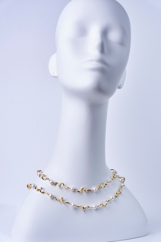 ヴォアラクティ ロングネックレス ゴールド