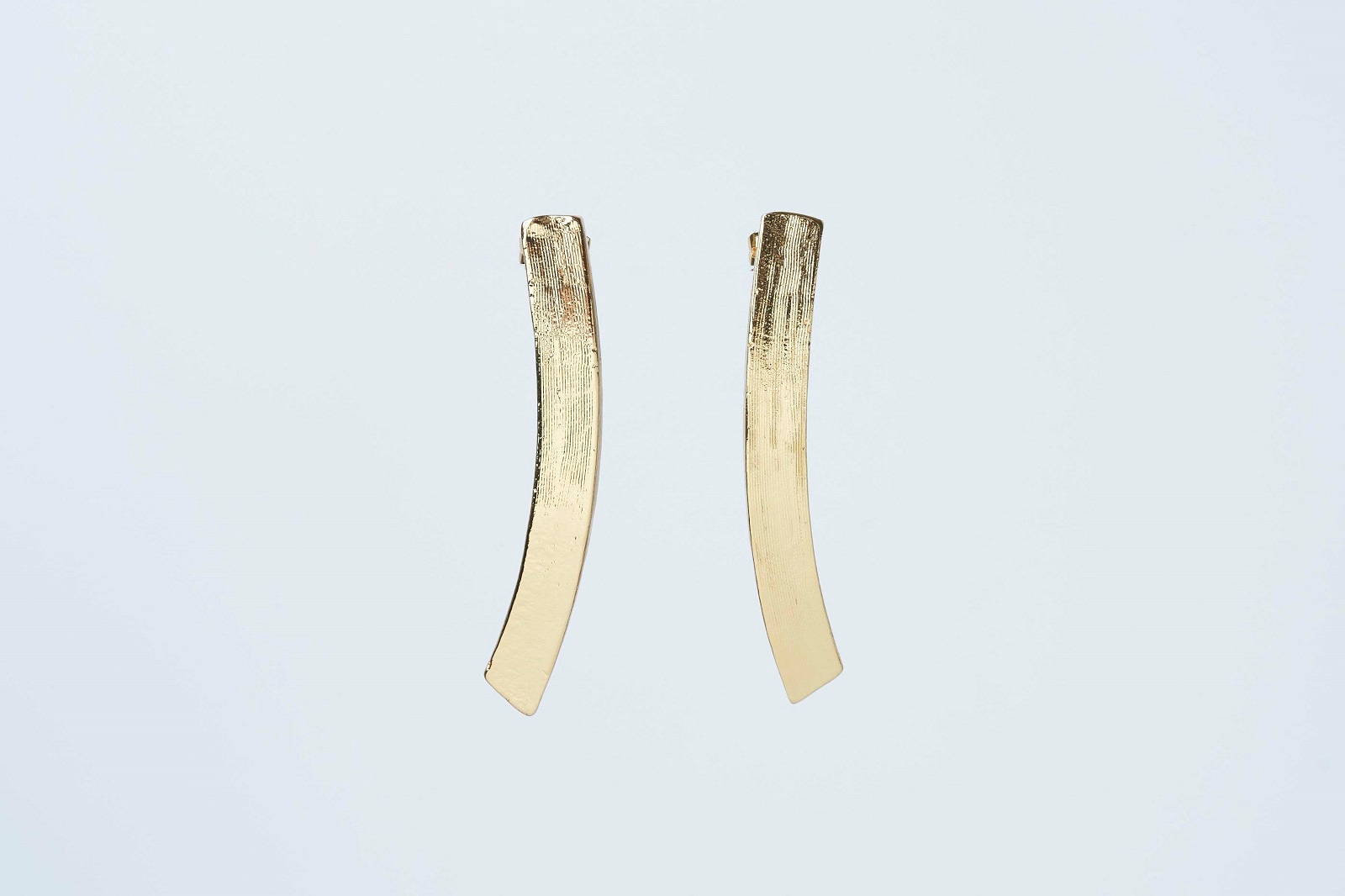 カーブピアス ゴールド