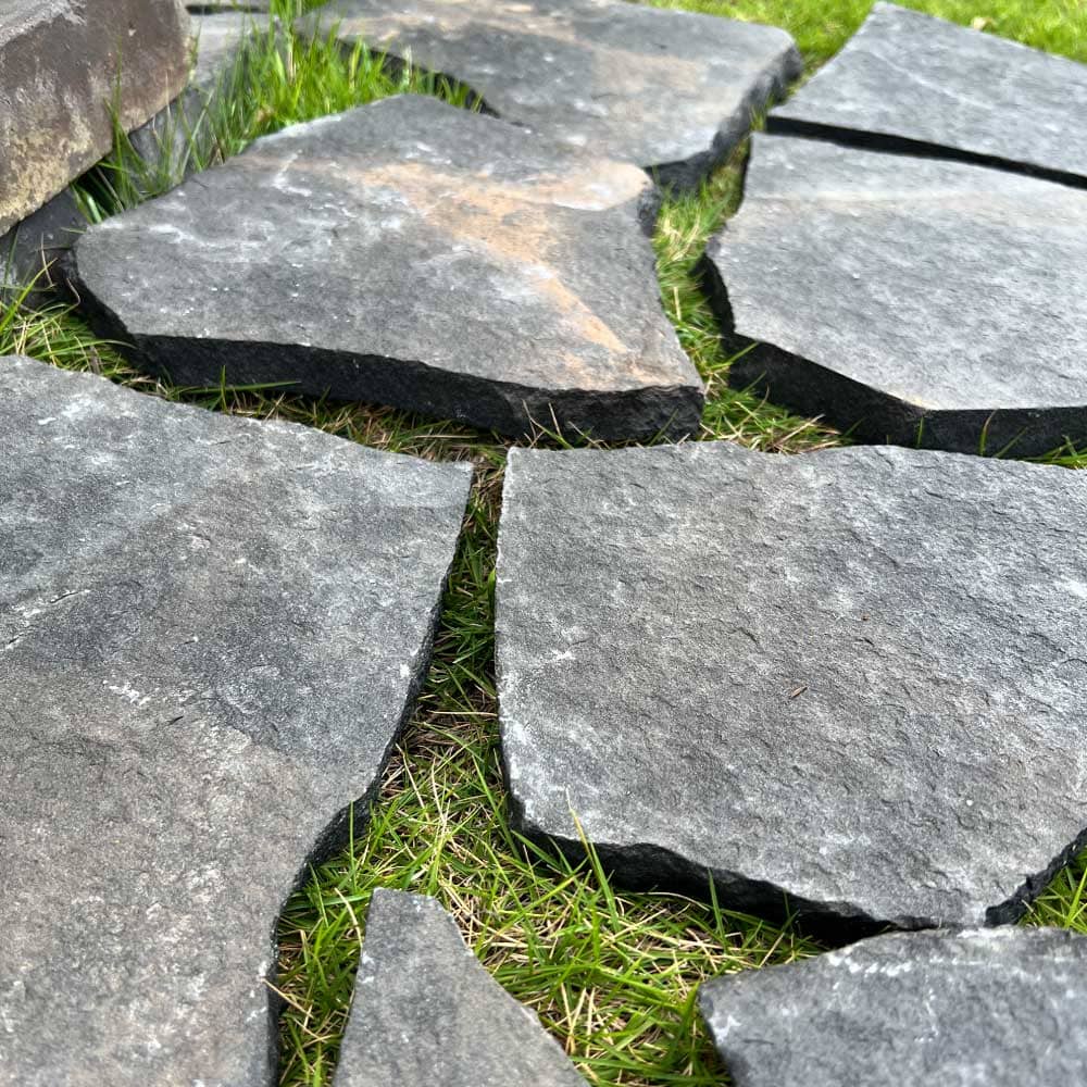 天然石 黒と緑の模様 不規則形状 おしゃれでちょっとこだわりの床材,天然石,乱形石が見つかる｜CeraCore