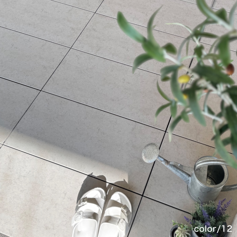 おしゃれでちょっとこだわりの床材,ジョイントデッキ,磁器質タイルが