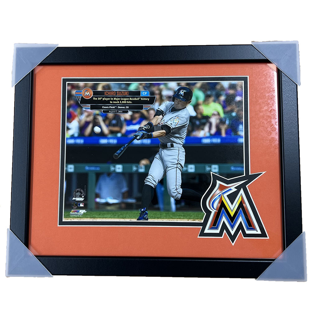 イチロー 3000ヒット 記念品 2016年 イチロー 3000本安打記念 8x10 フォト 額装 August 7, 2016 マイアミ