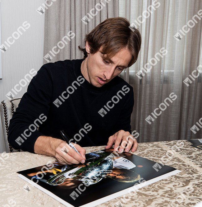 ルカ・モドリッチ 直筆サインフォト レアル・マドリード UEFA