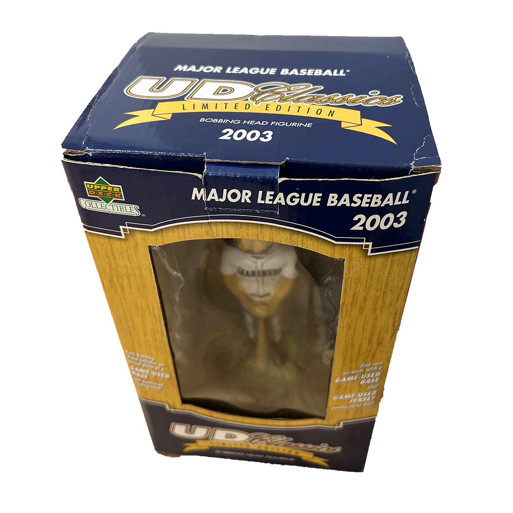 イチロー／ボブルヘッド人形 (2003／シアトル・マリナー Ichiro 2003 UD Limited Edition Figure試合実使用ベース付属
