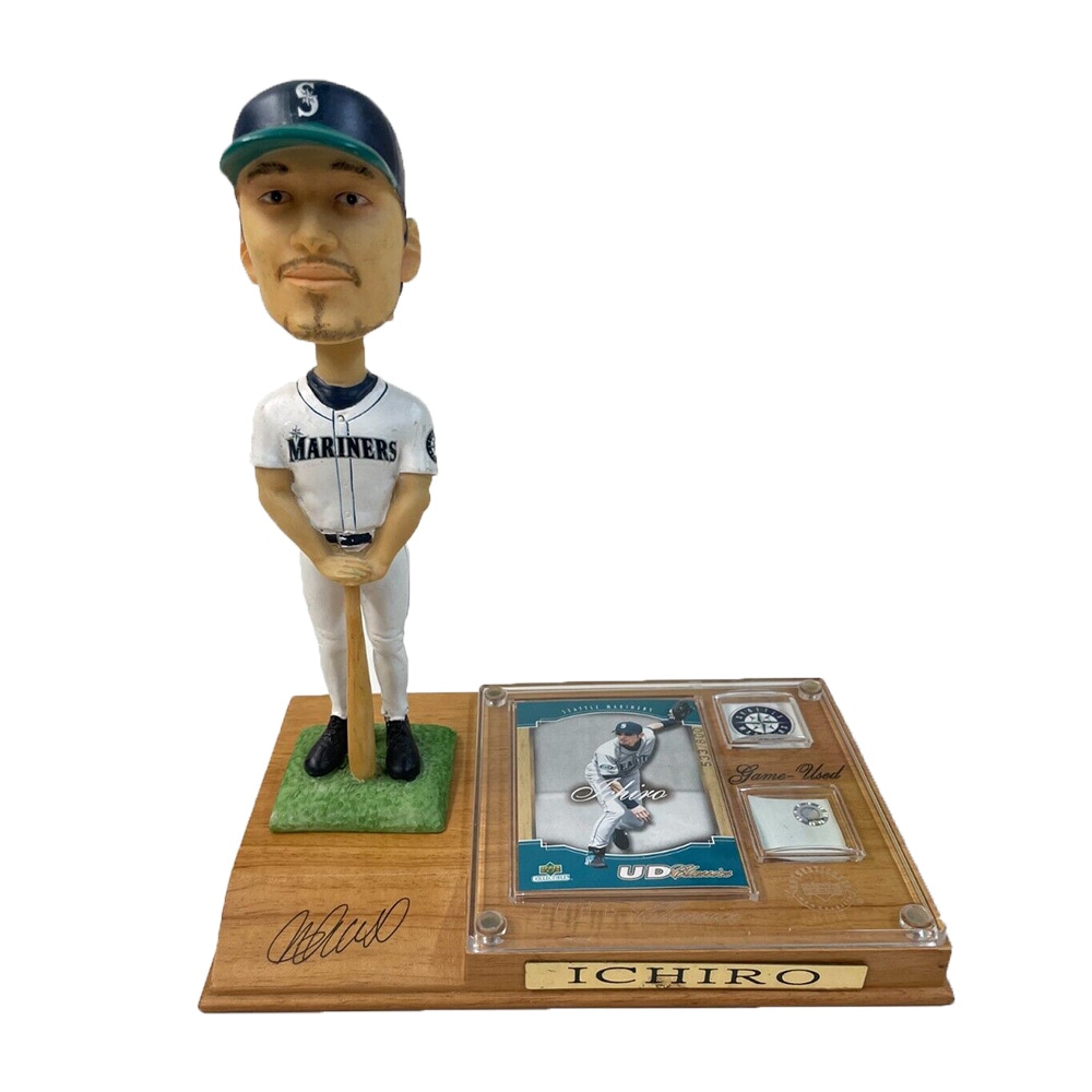 2003 UD Limited Edition Figure ボブルヘッド Ichiro 2003 UD Limited Edition Figure試合実使用ベース付属台座付き