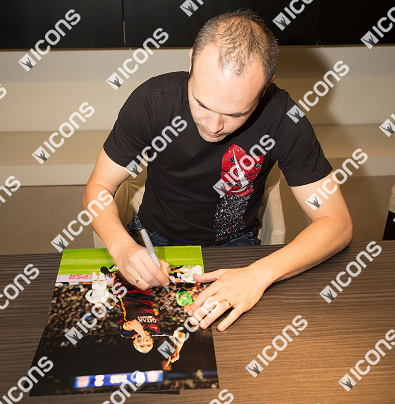 アンドレス・イニエスタ 直筆サインフォト 額入り FC バルセロナ 2015