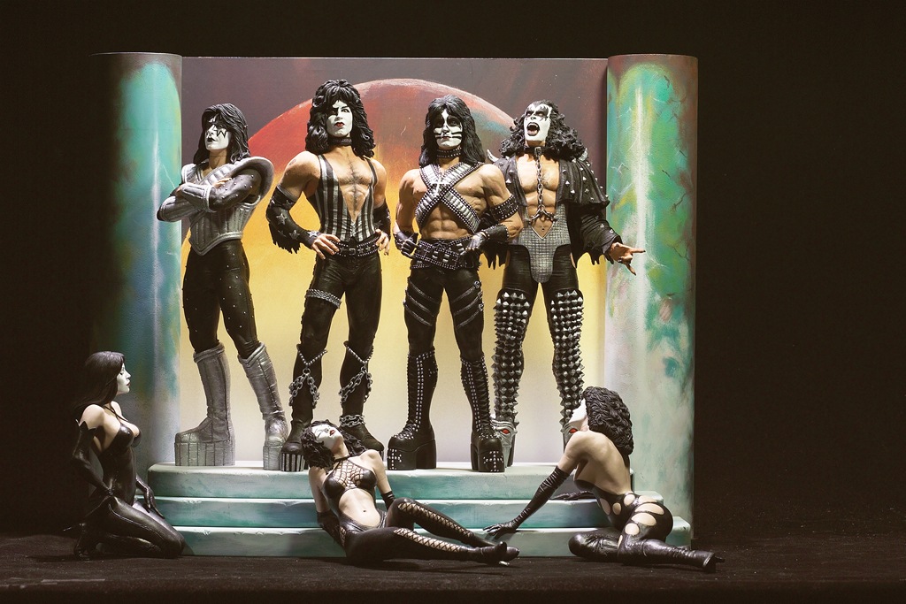 Amazon.com: McFarlane Rock 'n Roll Series: KISS 